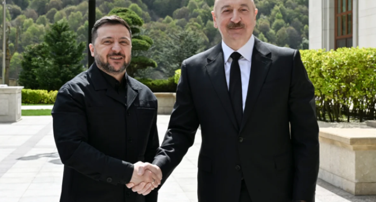 Zelenski Azərbaycanda işgüzar səfərdədir