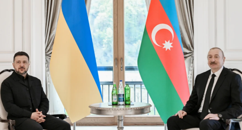İlham Əliyev: Həm Azərbaycanda, həm də Ukraynada hərbi sənaye kompleksi inkişaf edir