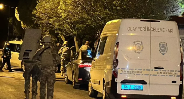 Türkiyədə polislərə atəş açıldı