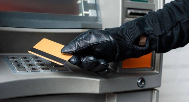 Bank kartlarından oğurluq edən şəxslər&nbsp;saxlanıldı