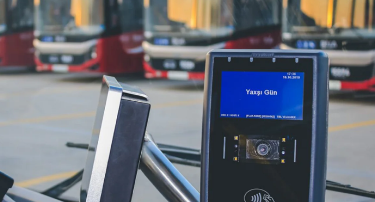 Azərbaycanda xarici bank kartı ilə ictimai nəqliyyatda ödəniş mümkün olub