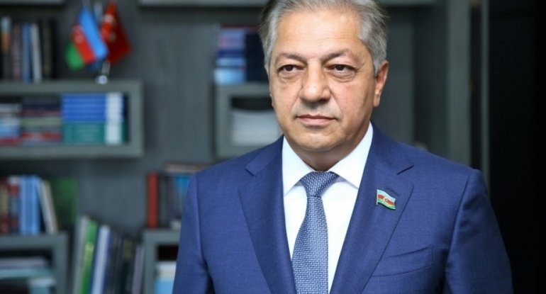 Dialoqdan imtina deyil, diktəyə etiraz: Bakının siyasi manifesti