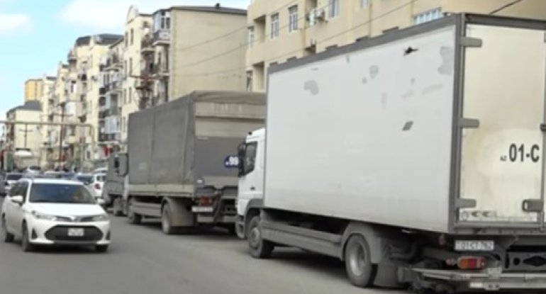 Xırdalanda yük avtomobili PROBLEMİ: "Təhlükəli vəziyyət yaranıb" - VİDEO