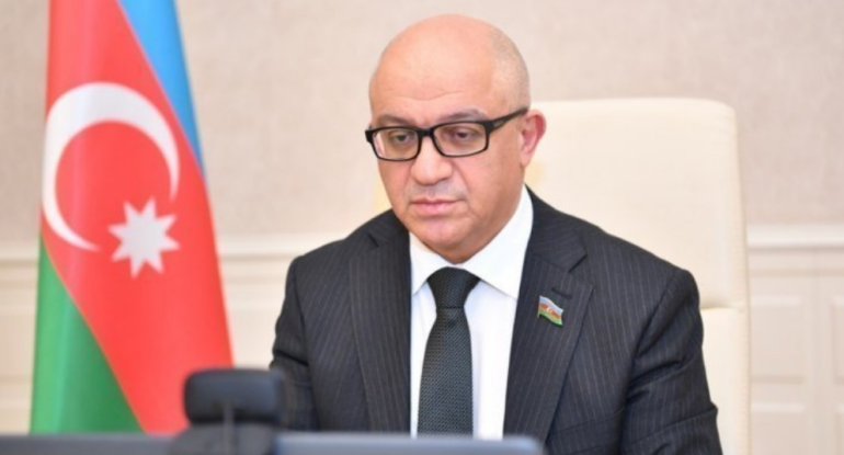 Makronun &ldquo;qaş düzəldən yerdə göz çıxarması&rdquo;: Paşinyana, yoxsa Kremlin maraqlarına xidmət