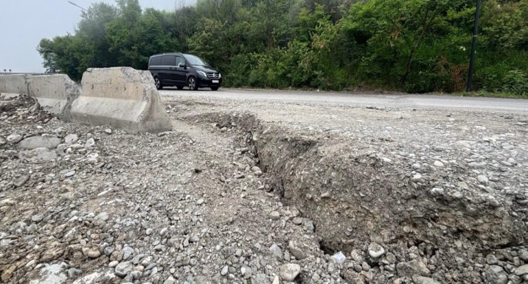 Ağsu aşırımında torpaq sürüşməsi yenidən aktivləşib