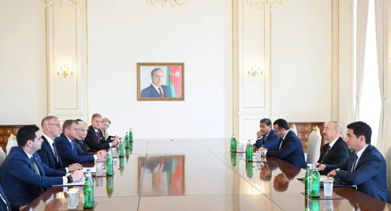 İlham Əliyev Slovakiya Milli Şurası sədrinin başçılıq etdiyi nümayəndə heyətini qəbul edib