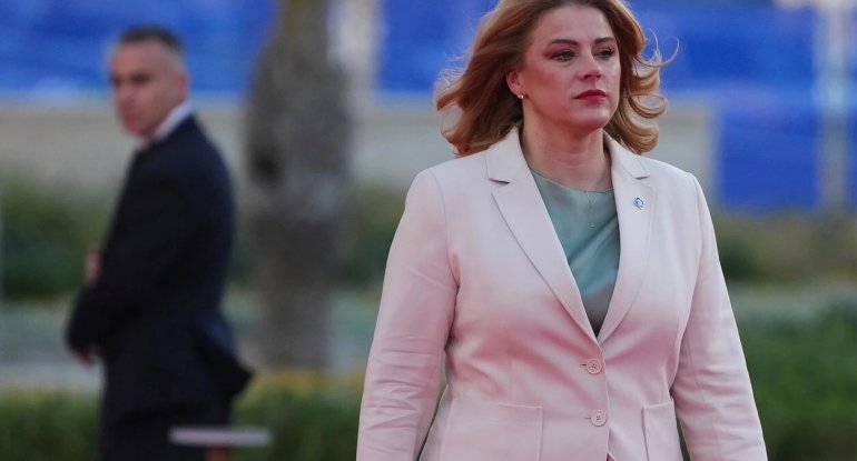 Baş nazir istefa verdi - Bu ölkədə