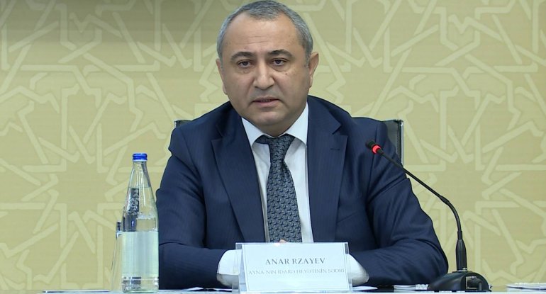 Anar Rzayev: "Taksilərin avtobus zolaqlarından istifadəsi gündəmdə deyil"