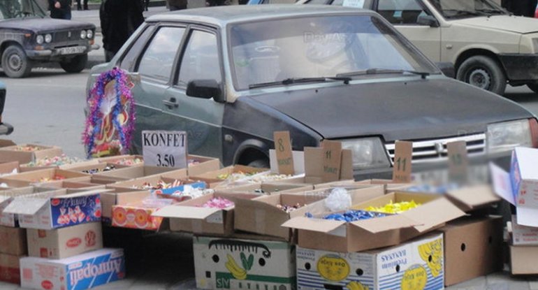 Azərbaycanda küçə ticarəti ilə bağlı yeni QƏRAR
