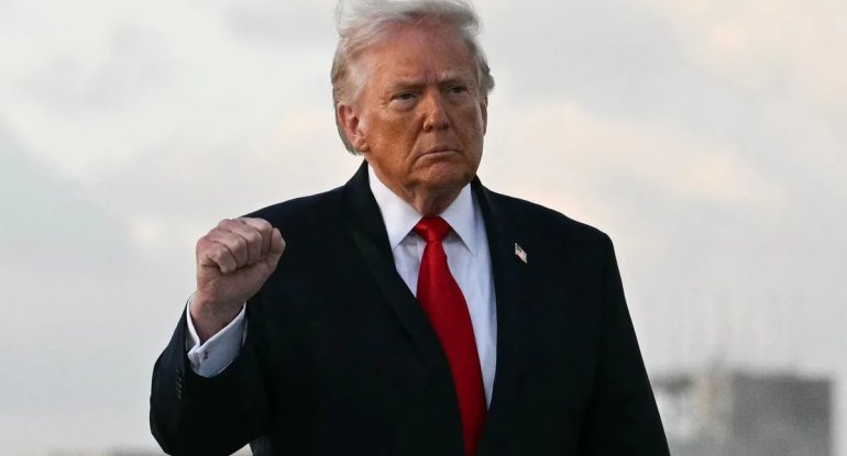 Donald Tramp mümkün varisinin adını açıqlamaqdan imtina etdi