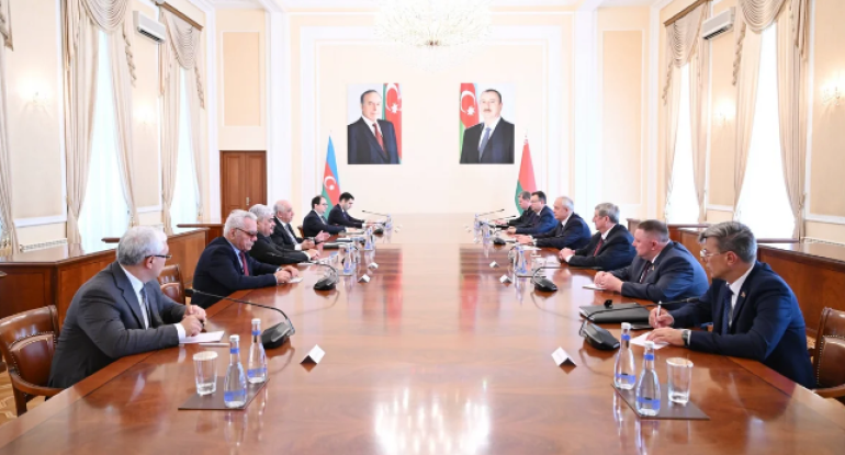 Əli Əsədov Belarus Milli Assambleyası Nümayəndələr Palatasının sədri ilə görüşüb