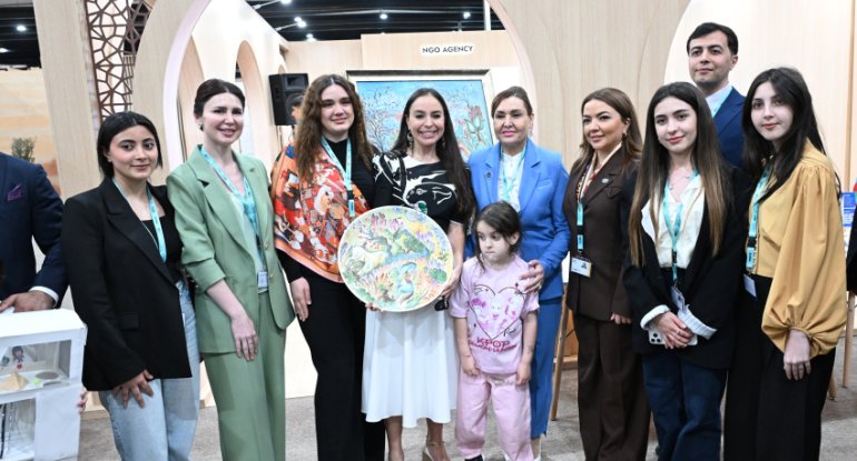 Leyla Əliyeva və Arzu Əliyeva "Urban Expo" sərgisi ilə tanış olublar - FOTOLAR