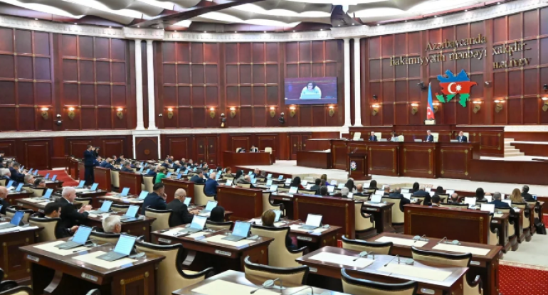 Deputatdan təklif: Qanunvericilikdən "arvad" sözünü çıxaraq
