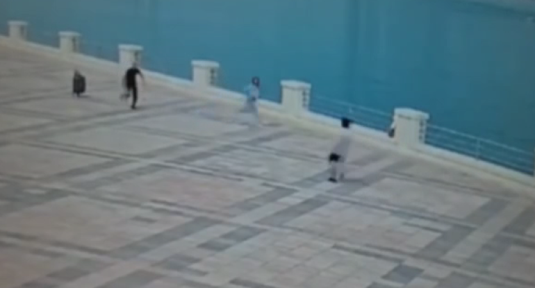Bulvarda qadına qarşı əxlaqsızlıq edən şəxsin&nbsp;VİDEOSU