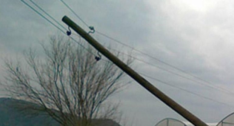 Oğuzda külək elektrik dirəklərini aşırdı&nbsp;- 15 kənd işıqsız qaldı