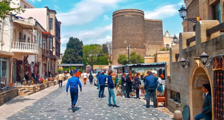 Azərbaycana gələn turistlərin xərcləri azalıb