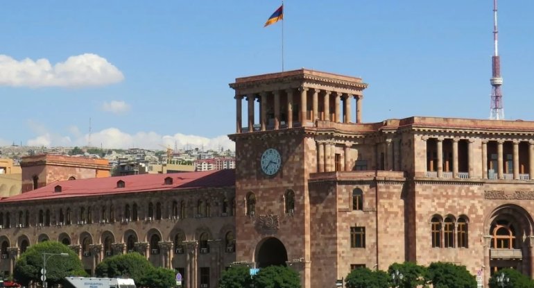 Fransa kəşfiyyatı İrəvanda: Paşinyanı qorumaq üçün...