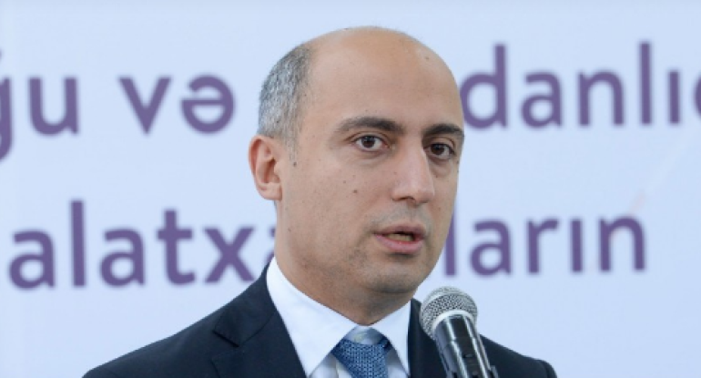 Nazir: Bu, cəmiyyətin şagirdlərin üzərinə qoyduğu yükdür
