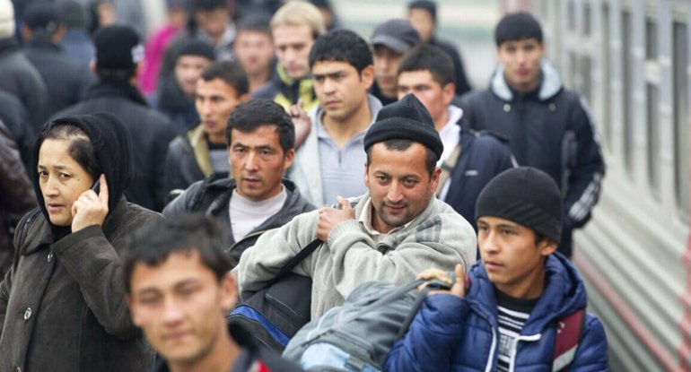 Rusiyada miqrantlar üçün yeni mərhələ: Rüsumlar kəskin artırılır (ŞƏRH)