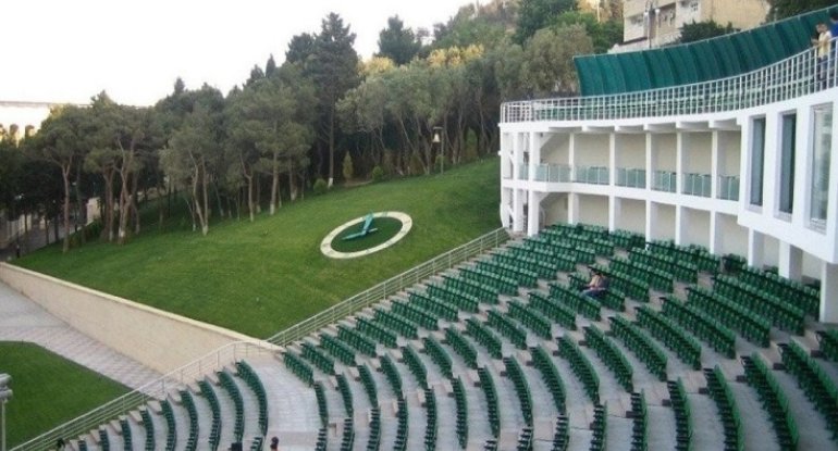 İki teatr Mədəniyyət Nazirliyinin tabeliyinə verildi