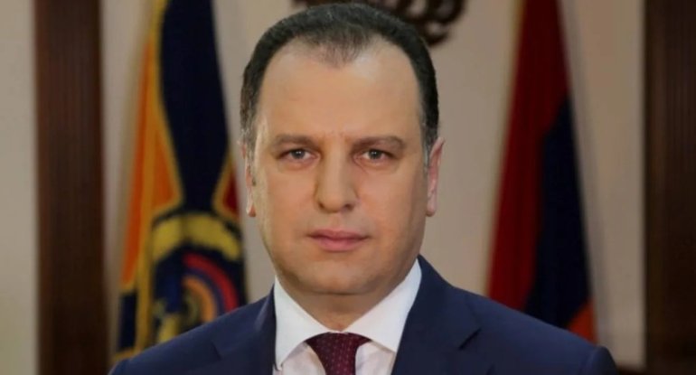 Ermənistanın keçmiş müdafiə naziri axtarışa verildi