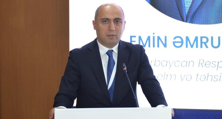 Emin Əmrullayev məzunları təbrik etdi