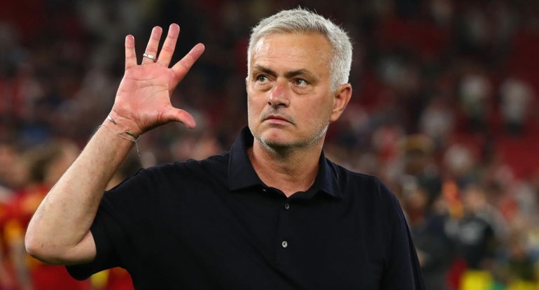 Bu futbolçular Mourinyonun "qara siyahı"sına düşdü