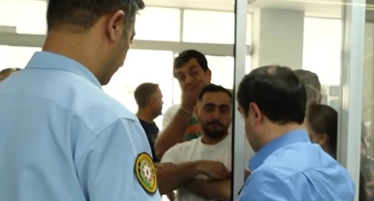 Kliniki Tibbi Mərkəzdə insident: Uşağın müayinəsi zamanı həkimlər mübahisə etdilər - VİDEO