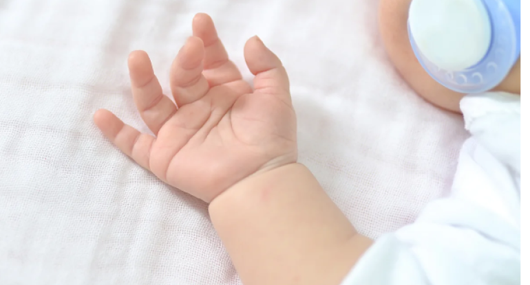Şəmkirdə dəhşət: Körpə qızdırmadan öldü