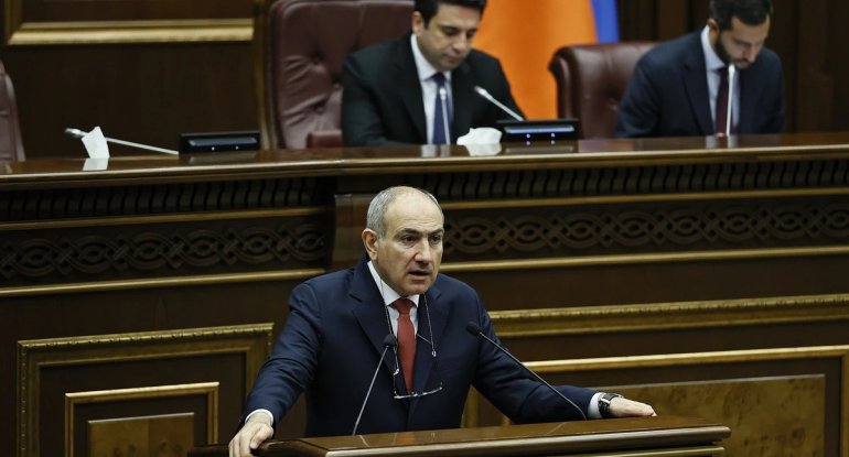 Paşinyan: "Ermənistan xalqı sülh üçün ayağa qalxdı"