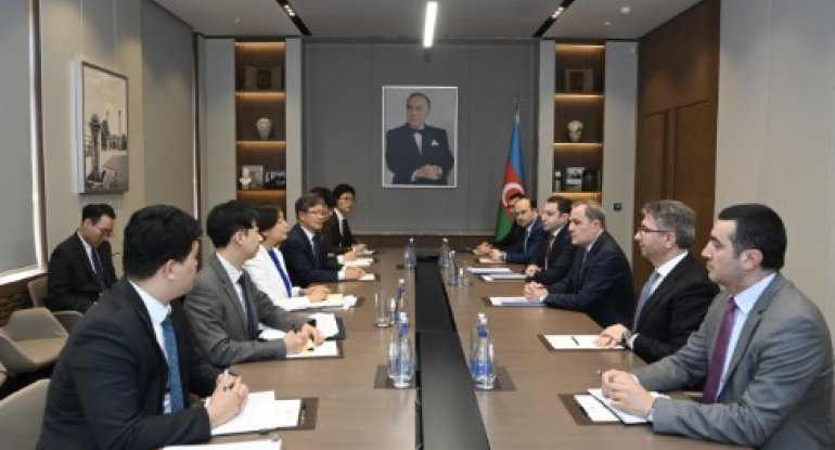 Ceyhun Bayramov Koreya xarici işlər nazirinin müavini ilə görüşüb