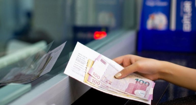Əhalinin banklardakı əmanətləri artıb