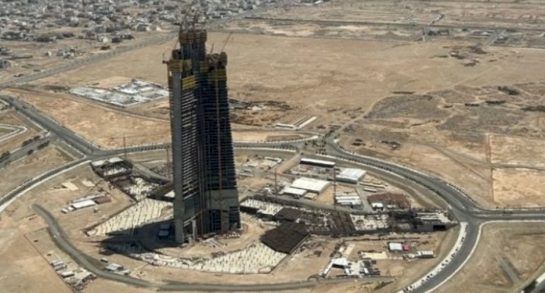 Burj Khalifa-nın 16 illik taxtı əldən gedir