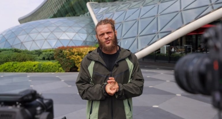 UFC döyüşçüsü Rafael Fiziyev Bakıya gəlib