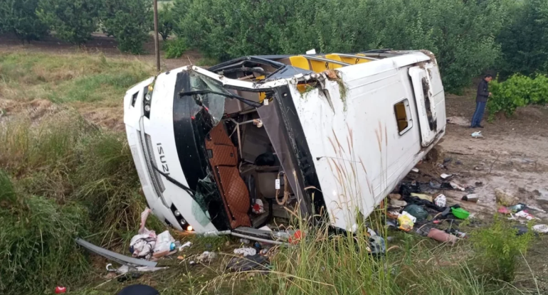 Türkiyədə sərnişin avtobusu aşıb