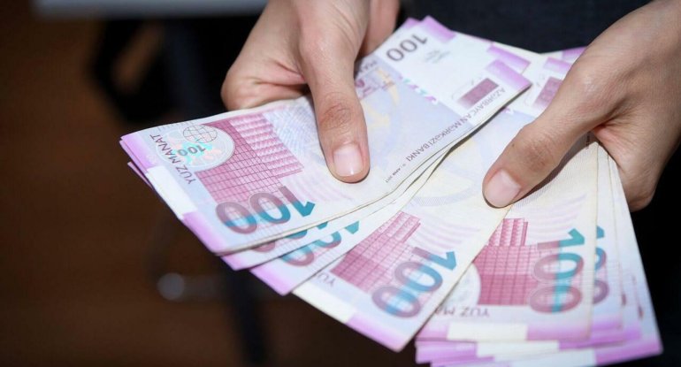 Azərbaycanda bu şəxslər iki min manatdan çox MAAŞ ALIR