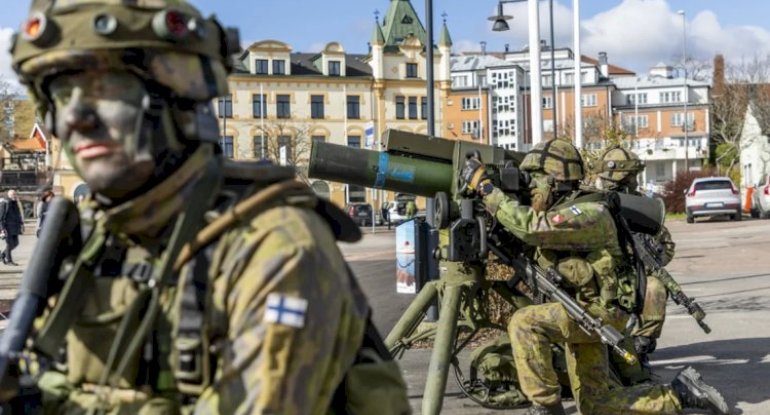 Finlandiyada orduda xidmət edən hərbçilərin saçları ilə bağlı mühüm qərar