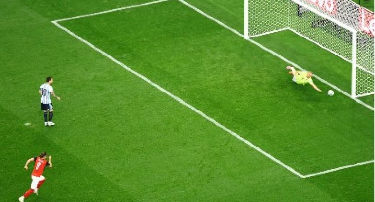 Messi öz rekordunu yenilədi