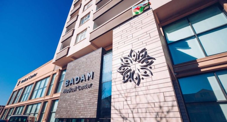 Məşhur klinikanın direktoru istefa verdi - VİDEO