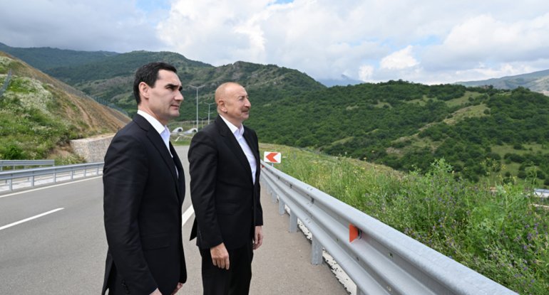 Daşaltı kəndinin fonunda&nbsp;- FOTOLAR