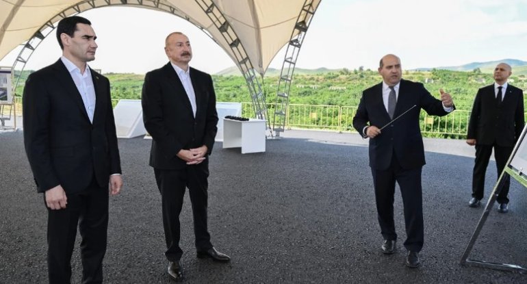 Prezidentlər Füzuli şəhərinin dağıdılmış yerlərinə baxıblar