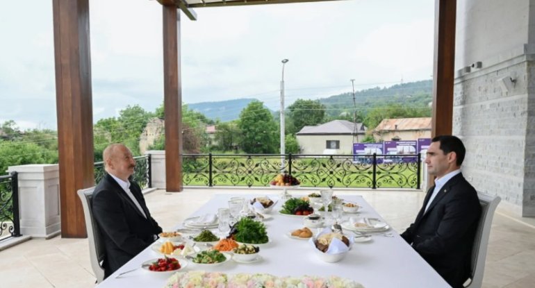Prezidentlər Şuşada birgə nahar ediblər