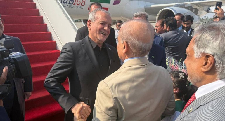 Həm Prezident, həm də Baş nazir onun üçün aeroporta getdi