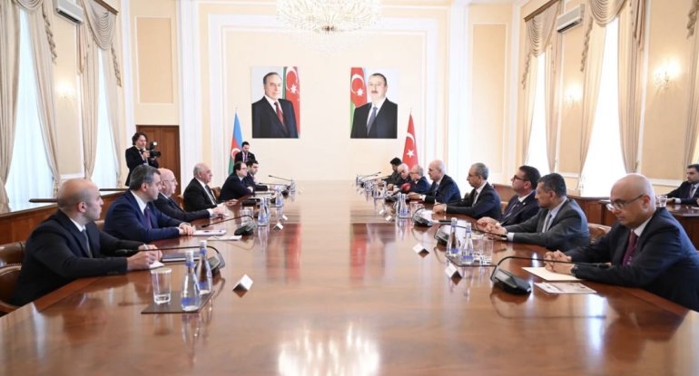 Əli Əsədov TBMM sədri Numan Kurtulmuşla görüşüb