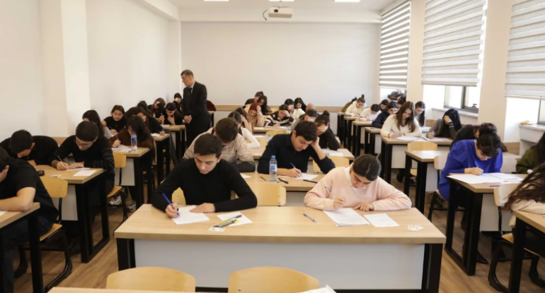 73 mindən çox müəllimin maaşı artdı