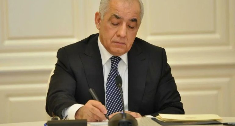 Əli Əsədov yeni qərarlar imzaladı