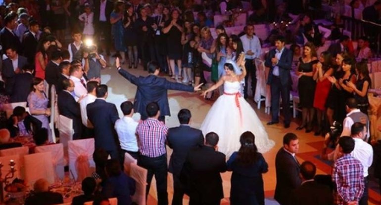 Əmisi oğlunun toyundan 13 yaşlı qızı qaçırdı, 8 il sonra həbs olundu