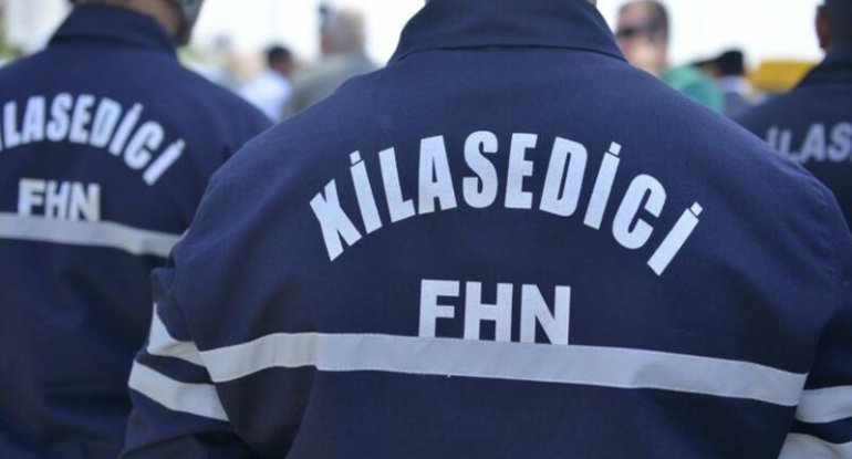 Evdə köməksiz vəziyyətdə qalan azyaşlı xilas edildi