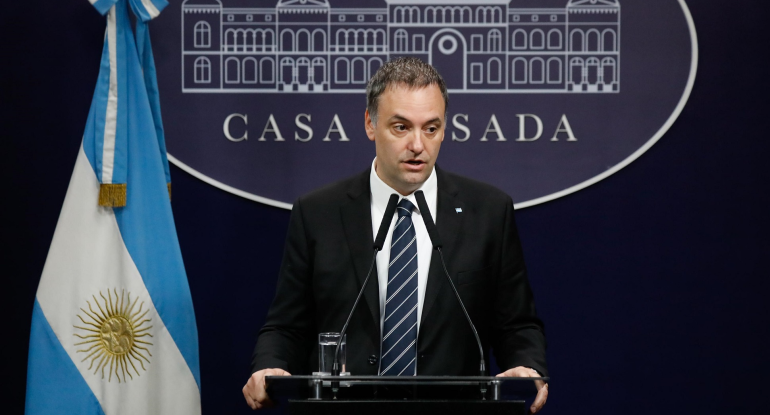 Argentinanın Baş naziri istefa verdi