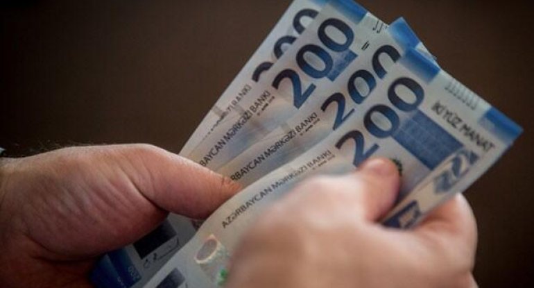 Bu müəllimlər&nbsp;2000 manatdan çox maaş alır